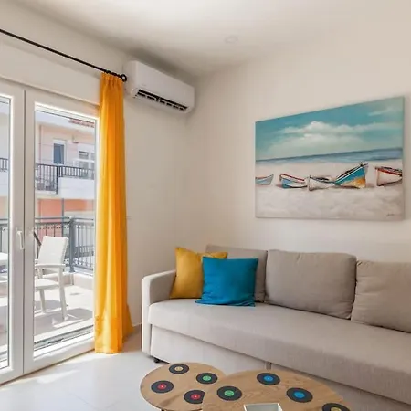 View & Value Two-bedroom Appartamento Candia